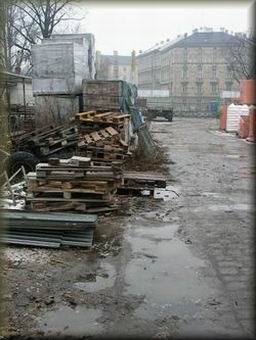 tisnovka_zabr-koleje.jpg (38819 bytes)