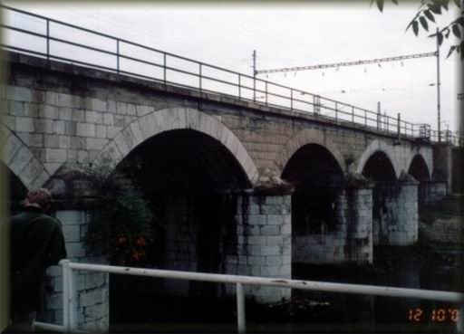 viadukt1.jpg (31024 bytes)
