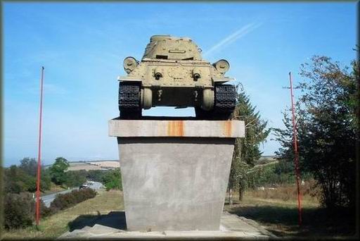 tank-hustopece04.JPG (66051 bytes)
