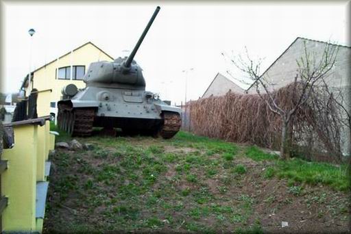 tank-znojmo1.JPG (40567 bytes)