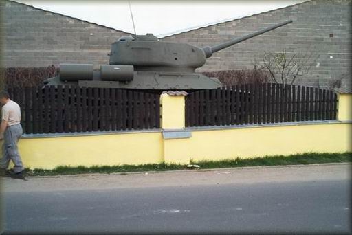 tank-znojmo4.JPG (31833 bytes)